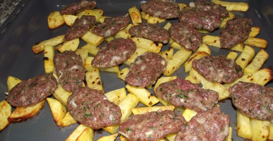 Fırında Köfte Patates Tarifi