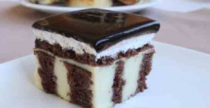 Köpük Kremalı Brownie Kek Tarifi