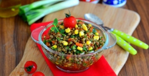 Yeşil Mercimekli Etimek Salatası Tarifi