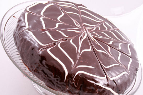 Kremalı Çikolata Soslu Kek Tarifi - 6