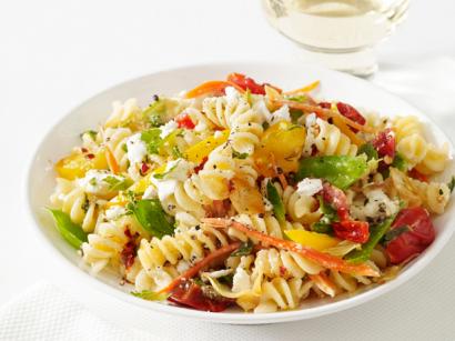 Sebzeli Makarna Salatası Tarifi - 1