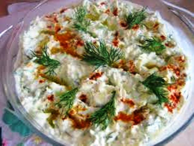 Yoğurtlu ve Dereotlu Kabak Salatası Tarifi - 1