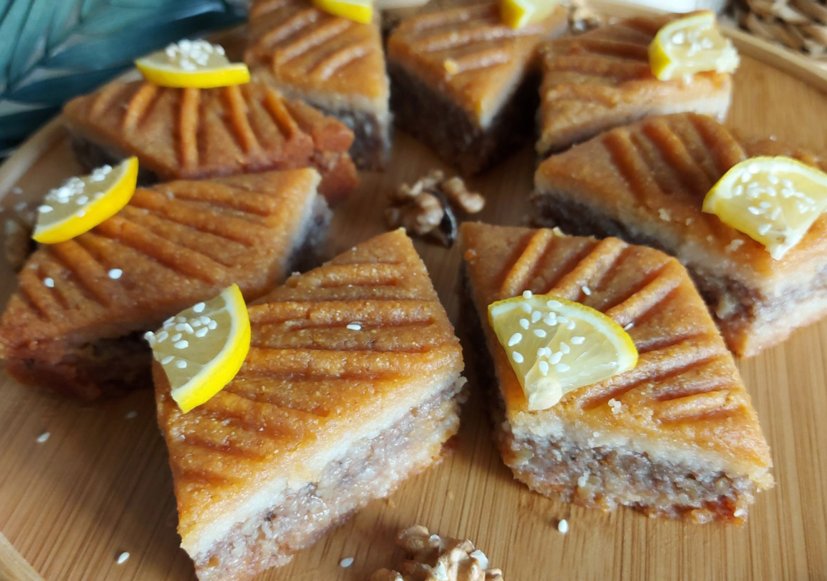 Baklava Tadında Bol Cevizli Tepsi Tatlısı Tarifi - 1