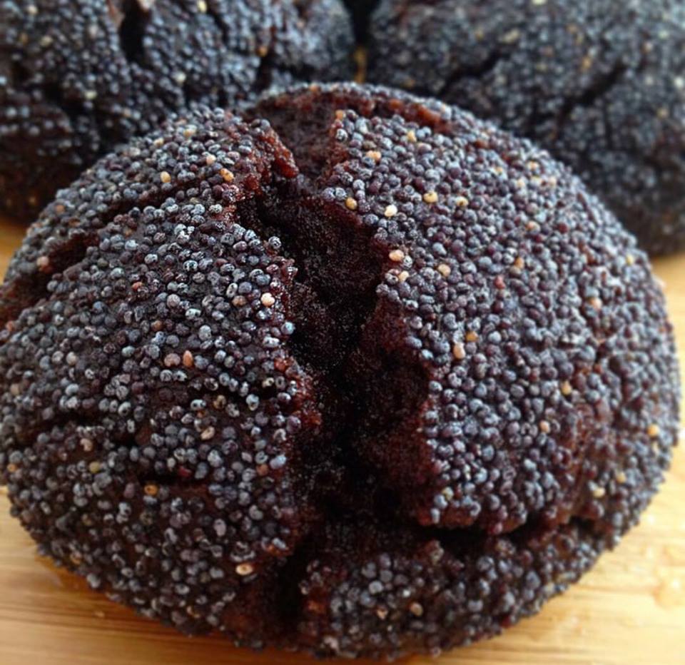 Beyaz Haşhaşlı Brownie Kurabiye Tarifi - 3