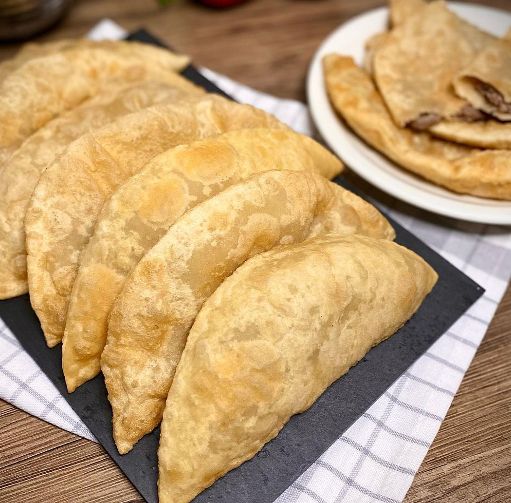 Köy Usulü Çiğ Börek Tarifi - 1