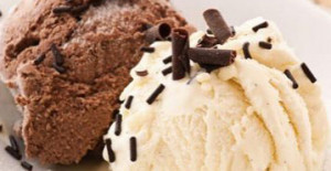 4 Malzemeli Çikolatalı Dondurma Tarifi 
