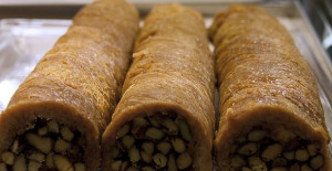 Baklava Yufkasından Kadayıf Sarma Tarifi