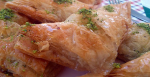 Baklavalık Yufkadan Şöbiyet Tatlısı Tarifi