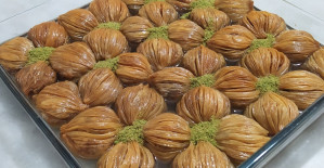 Kaymaklı Cevizli Midye Baklava Tarifi