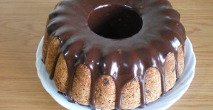 Kremalı Çikolata Soslu Kek Tarifi