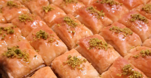 Pastane Baklavası Tarifi