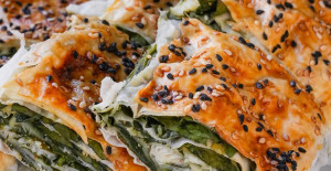Ispanaklı Sossuz Börek Tarifi