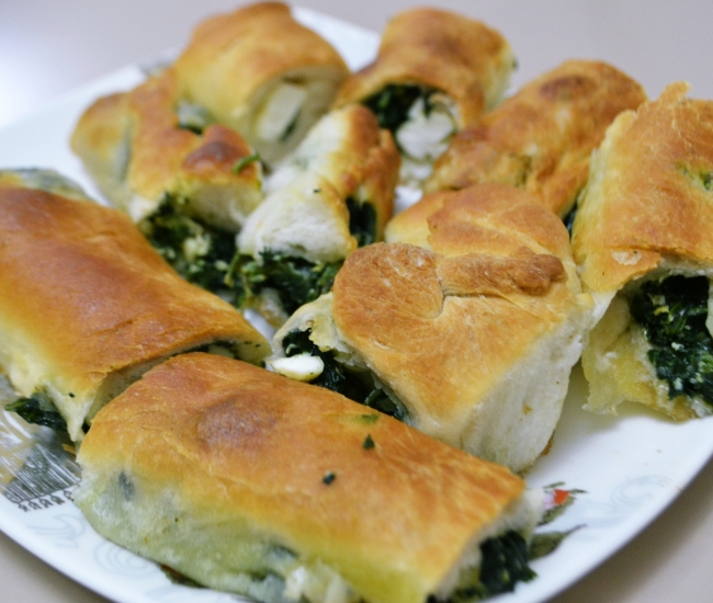 El Açması Ispanaklı Börek Tarifi - 3