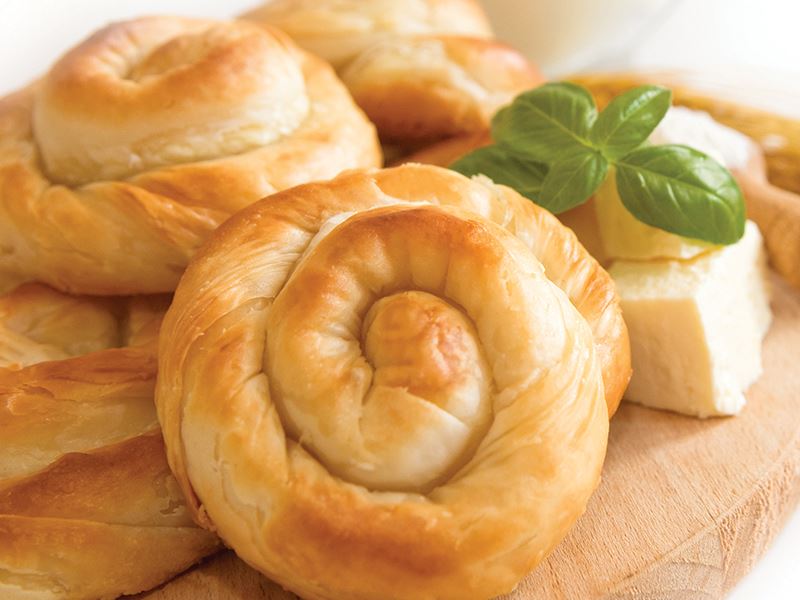 El Açması Peynirli Börek Tarifi - 1