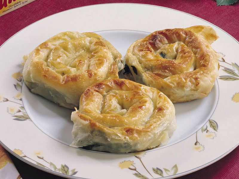 El Açması Peynirli Börek Tarifi - 4