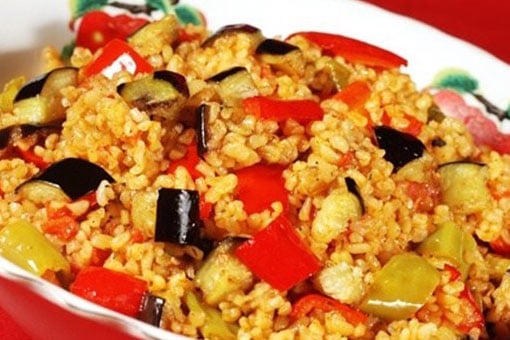 Etli Sebzeli Bulgur Pilavı Tarifi - 4