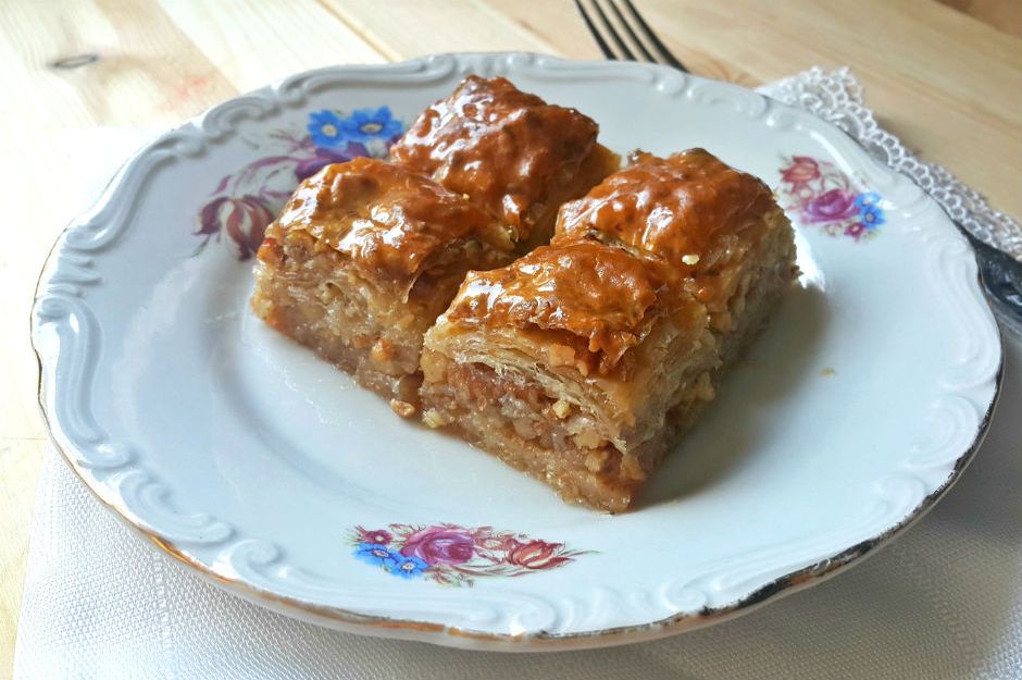 Kıyır Kıyır Ev Baklavası Tarifi - 1