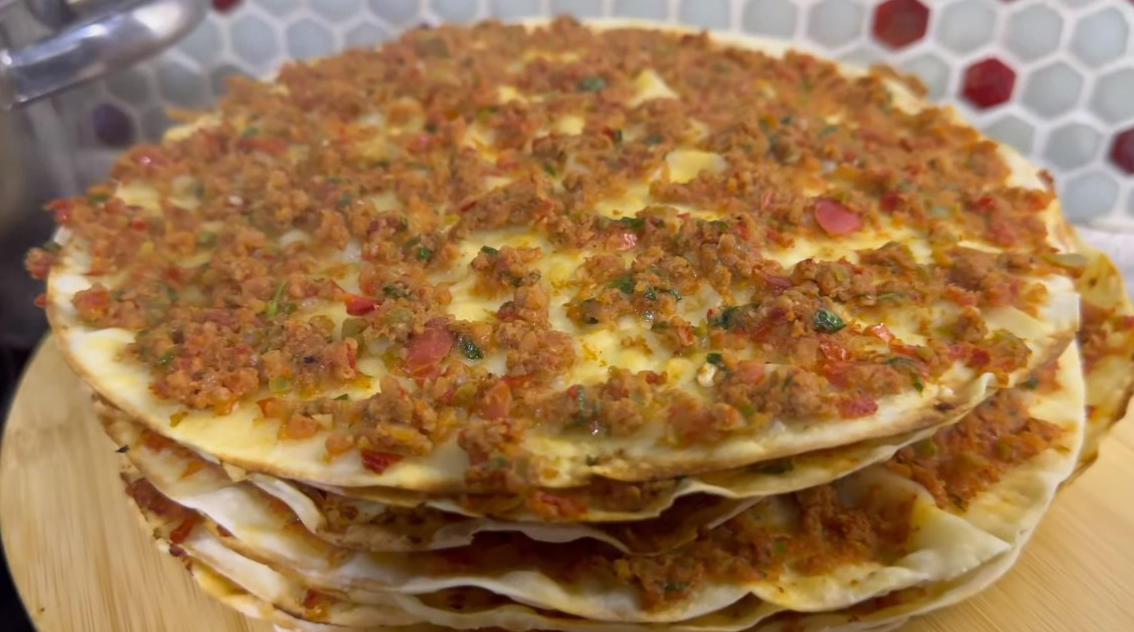 Ev Yapımı Çıtır Çıtır Lahmacun Tarifi - 1