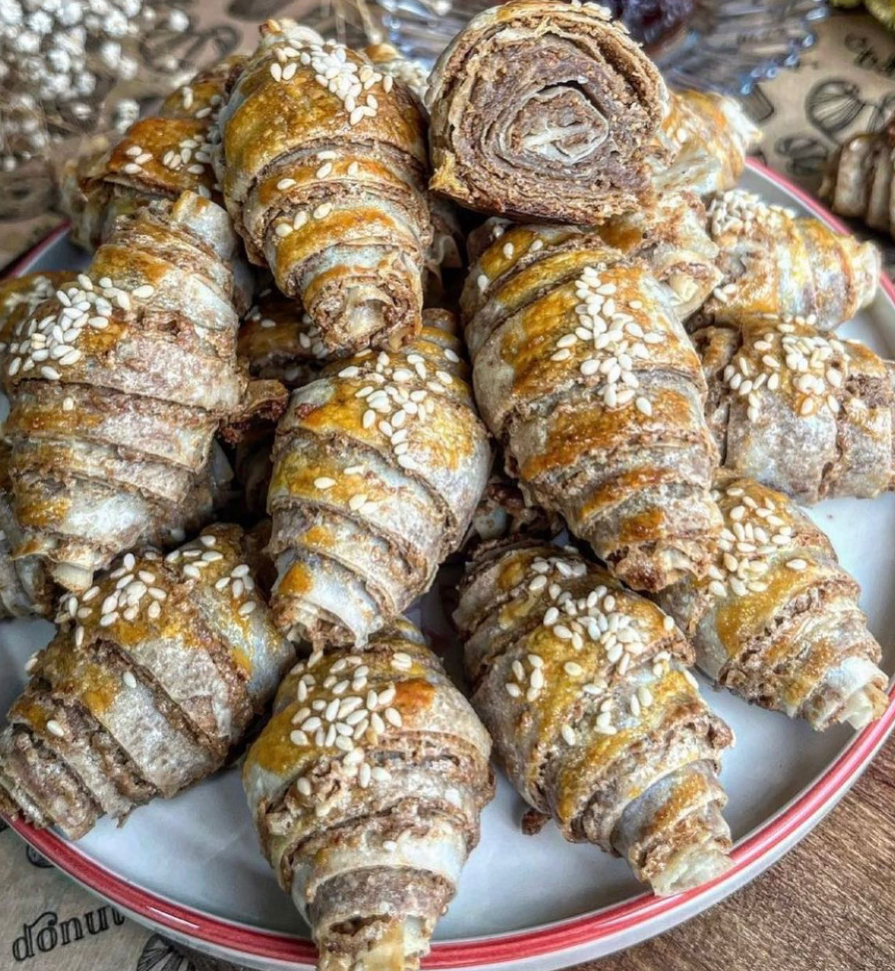 Haşhaşlı Tahinli Çıtır Börek Tarifi - 1