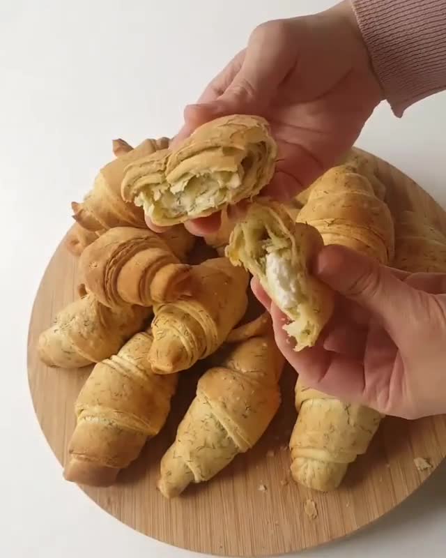 İki Renkli Katmer Poğaça Tarifi - 2