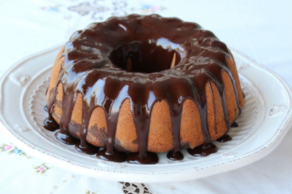 Kremalı Çikolata Soslu Kek Tarifi - 2