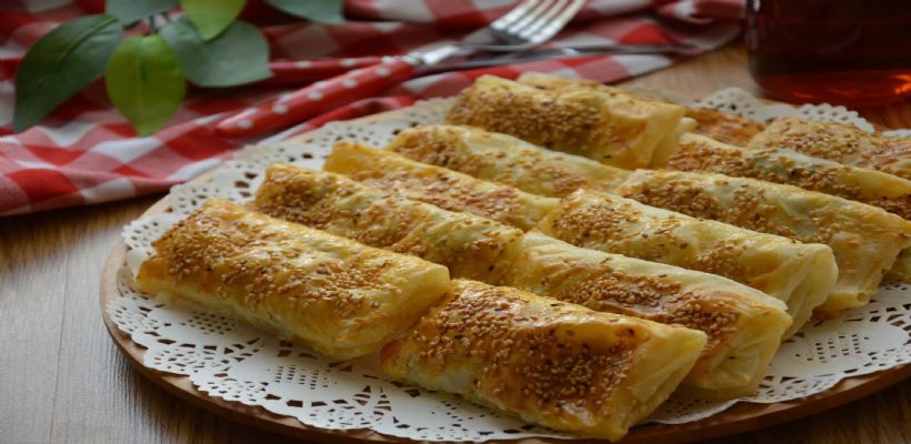 Nişastalı Kıymalı Börek Tarifi - 1