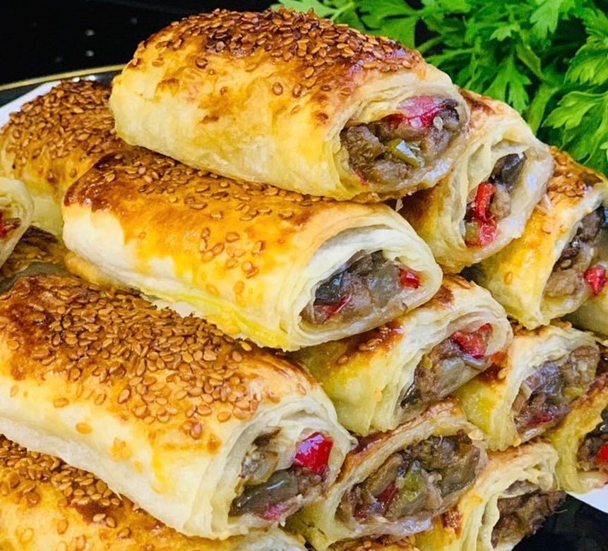 Patlıcanlı Kıymalı Börek Tarifi - 1