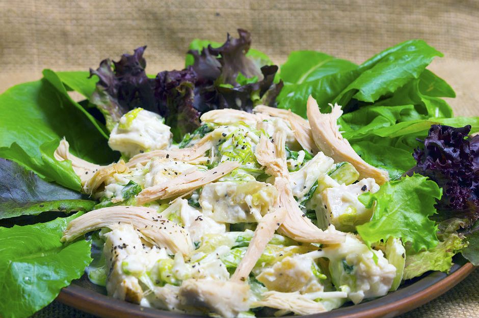 Patlıcanlı Tavuklu Yoğurt Salatası Tarifi - 6