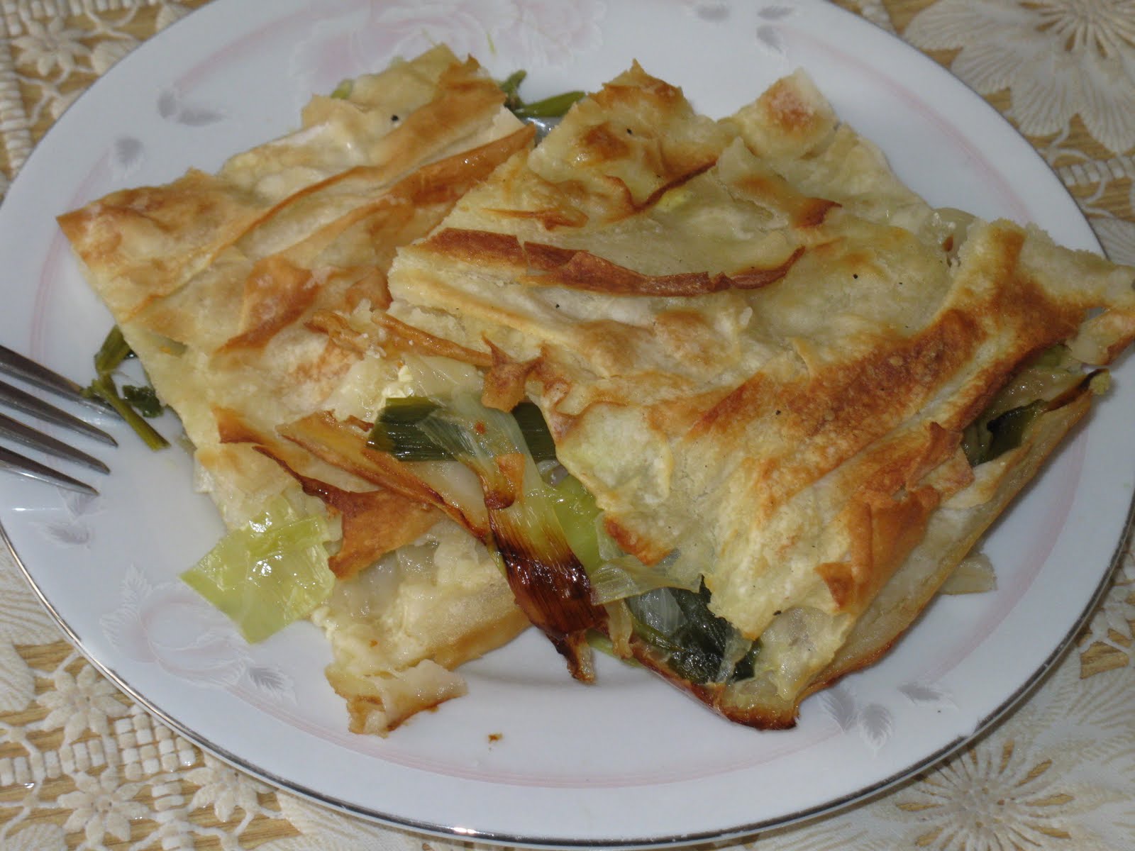 Pırasalı Unlu Bohça Börek Tarifi - 2