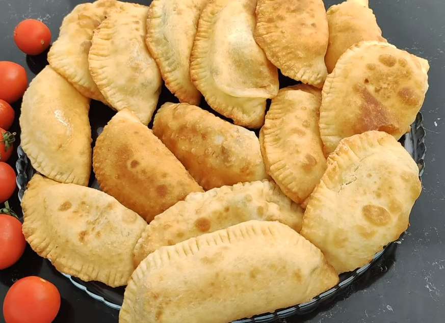 Asla Yağ Çekmeyen Puf Puf Börek Tarifi - 1