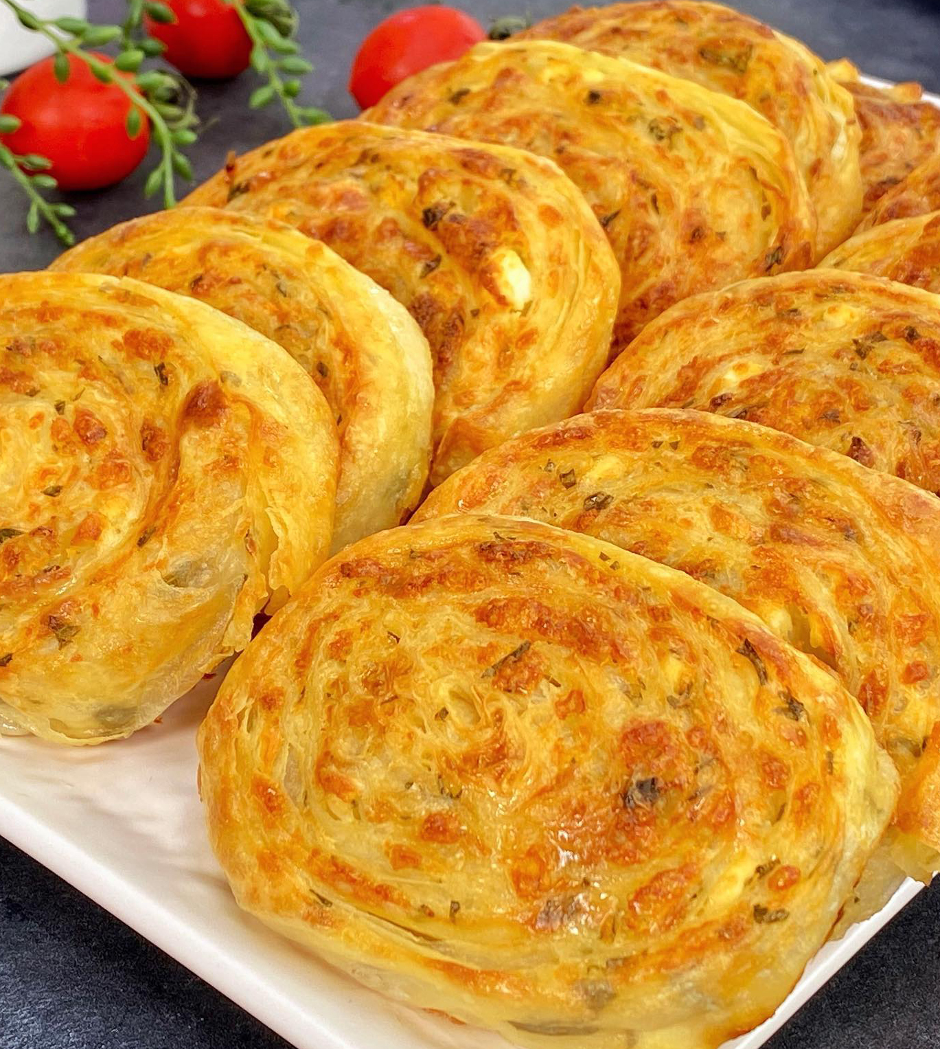 Puf Puf Sodalı Dilim Börek Tarifi - 1