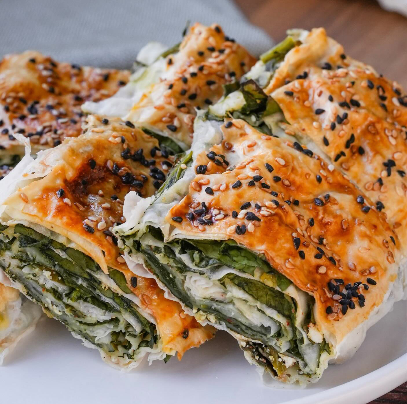 Ispanaklı Sossuz Börek Tarifi - 1