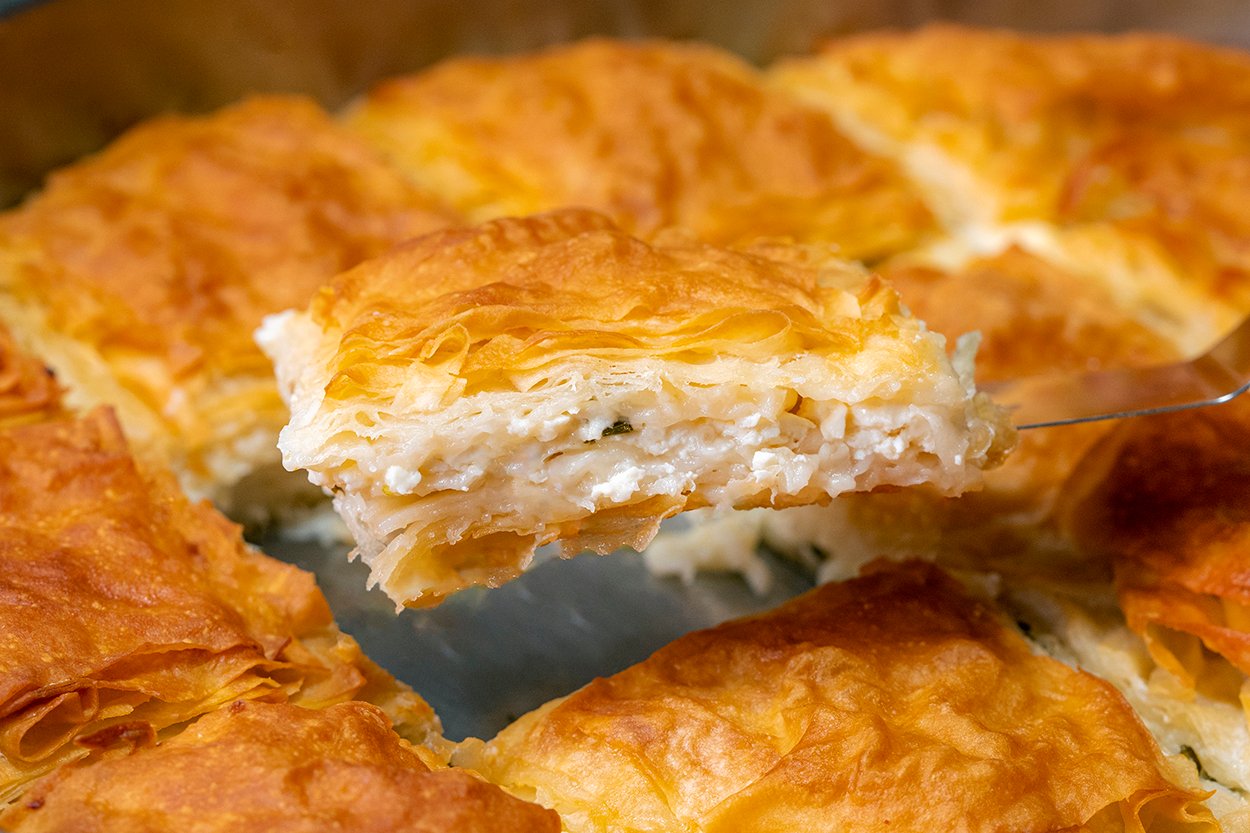 Sütle Pişen Börek Tarifi - 1