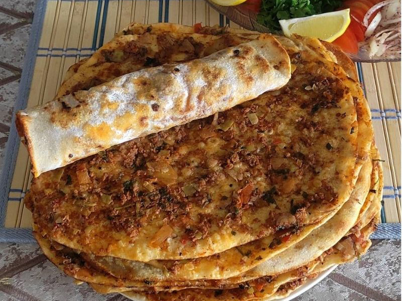 Ev Yapımı Tavada Lahmacun Tarifi - 1