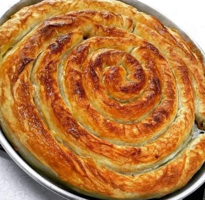 Altın Günlerine Özel Tepsi Böreği Tarifi - 3