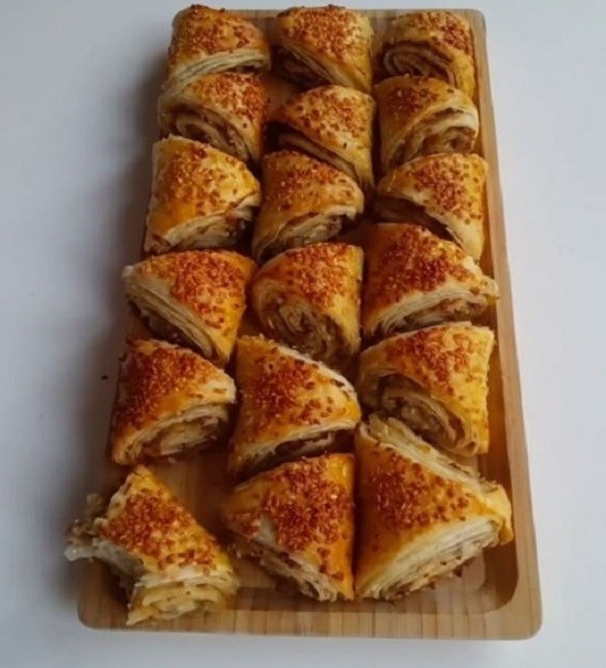 Tereyağlı Nişastalı Çıtır Börek Tarifi - 3