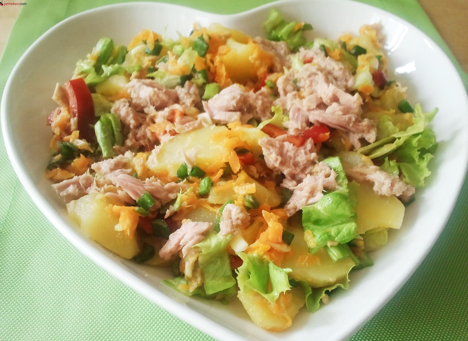 Ton Balıklı Patates Salatası Tarifi - 5