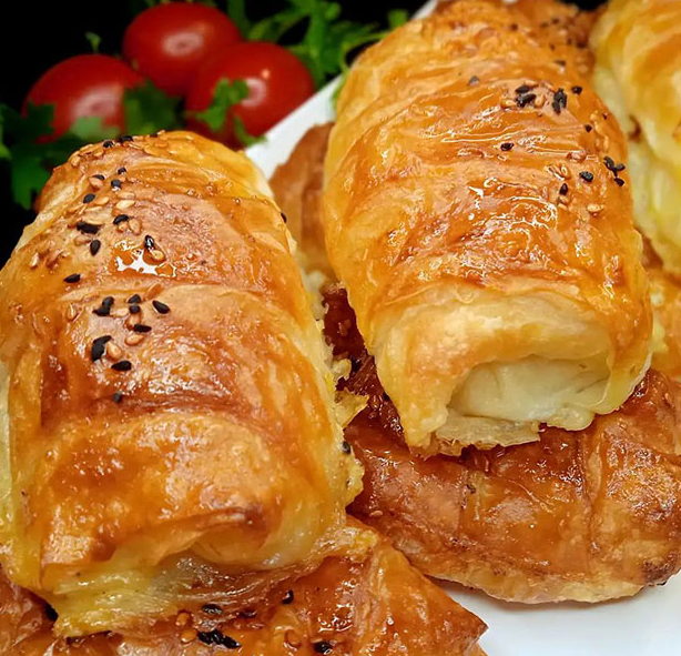 Çıtır Çıtır Sodalı Katmer Börek Tarifi - 1