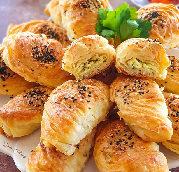 Sodalı Midye Börek Tarifi - 1