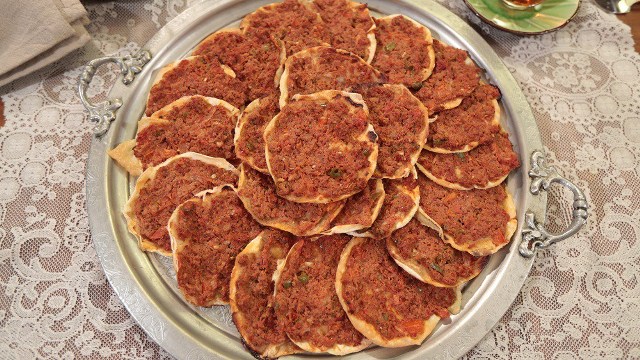 Yufkada Fındık Lahmacun Tarifi - 4