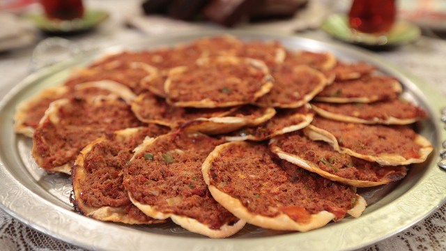 Yufkada Fındık Lahmacun Tarifi - 2