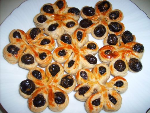 Zeytinli Çiçek Poğaça Tarifi - 3