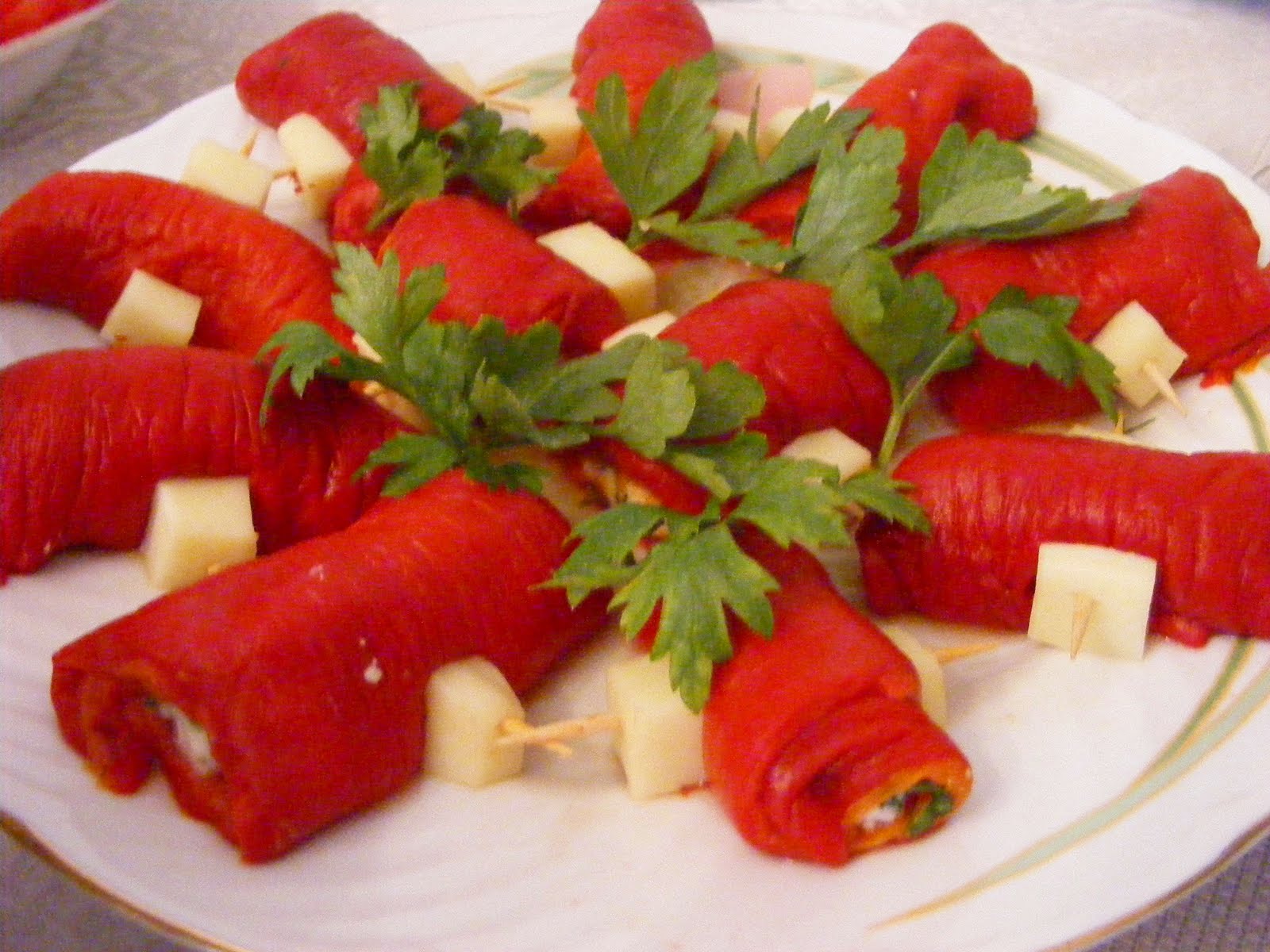 Közlenmiş Biberli Ve Beyaz Peynirli Közlenmiş Patlıcan Tarifi Közlenmiş Biberli Ve Beyaz Peynirli Közlenmiş Patlıcan Tarifi